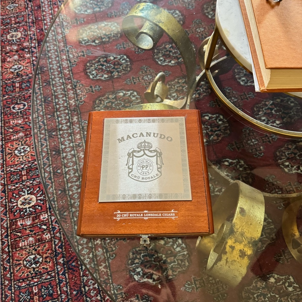 Macaundo cedar cigar box - vintage, great for aesthetic storing/organization